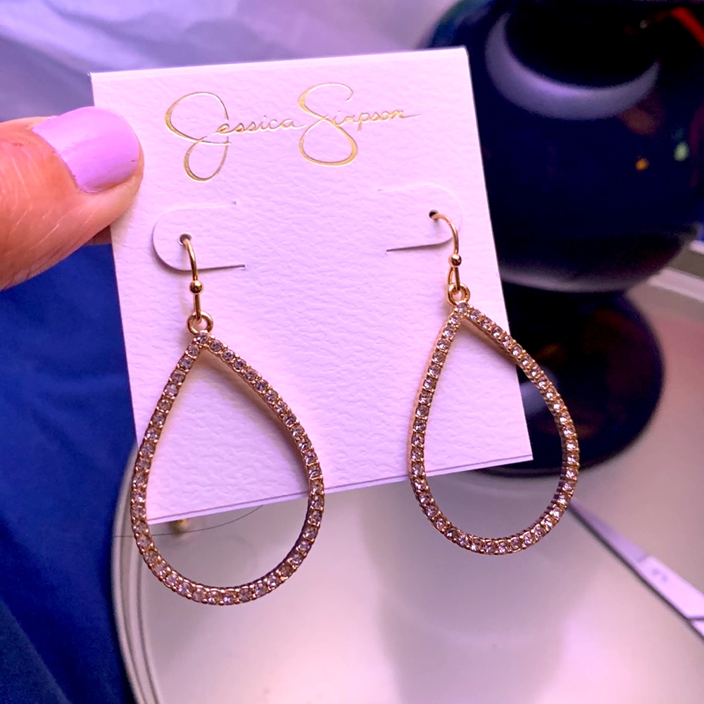 Jessica Simpson Earrings Gold Tone Diamonds Paved Teardrop 12$
